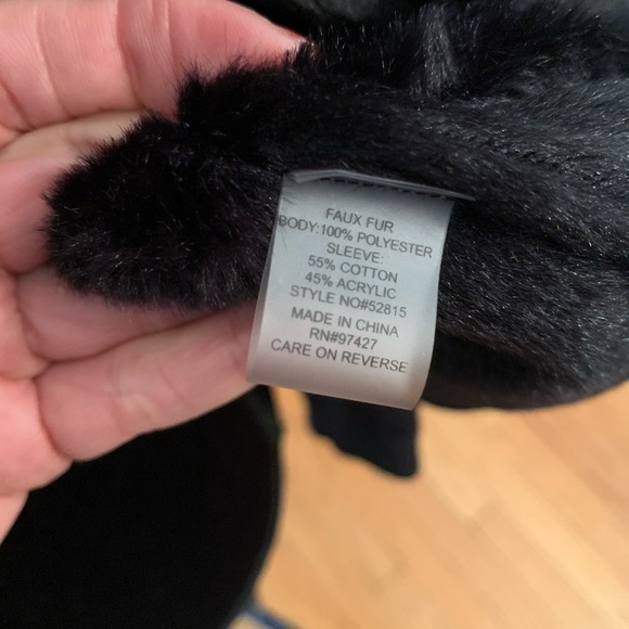 Gorgeous faux fur, cable knit sweater/jacket! - Picture 11 of 12